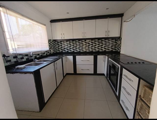 3 BEDROOM HOUSE FOR SALE IN NEWLANDS EAST